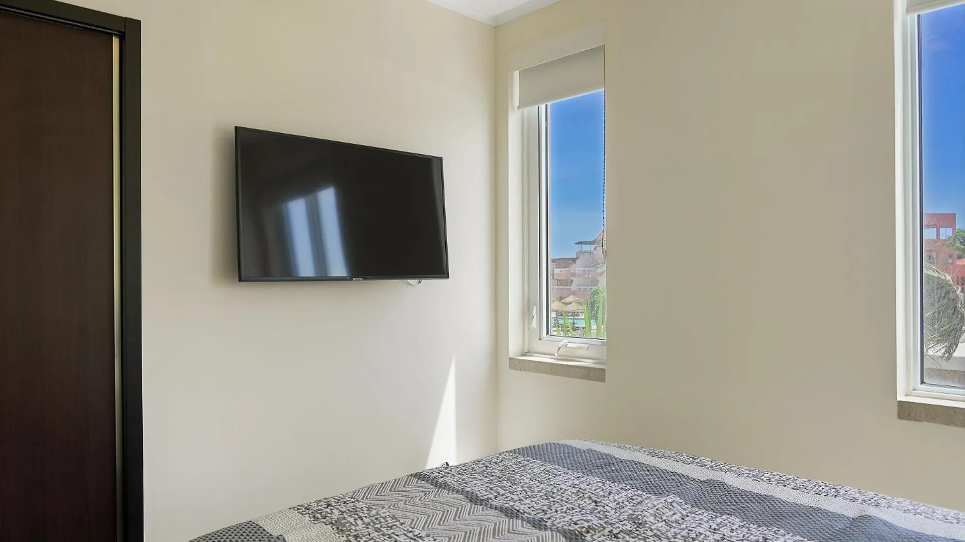Luxurious Apartment In Levent Front Eagle Beach Παλμ Μπιτς Σπίτι διακοπών